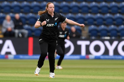 160526 - England Women v New Zealand Women - Metro Bank One Day International - Bree Illing of New Zealand Women bowls the ball to dismiss Emma Lamb of England Women