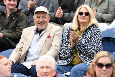 160526 - England Women v New Zealand Women - Metro Bank One Day International - Fans