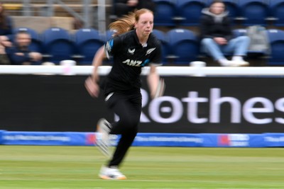 160526 - England Women v New Zealand Women - Metro Bank One Day International - Bree Illing of New Zealand Women bowling