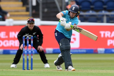 160526 - England Women v New Zealand Women - Metro Bank One Day International - Jodi Grewcock of England Women batting