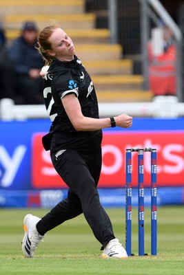 160526 - England Women v New Zealand Women - Metro Bank One Day International - Bree Illing of New Zealand Women bowling
