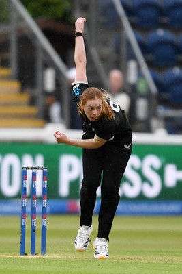 160526 - England Women v New Zealand Women - Metro Bank One Day International - Bree Illing of New Zealand Women bowls the ball to dismiss Heather Knight of England Women 