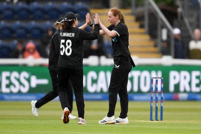 160526 - England Women v New Zealand Women - Metro Bank One Day International - Bree Illing of New Zealand Women bowls the ball to dismiss Heather Knight of England Women 