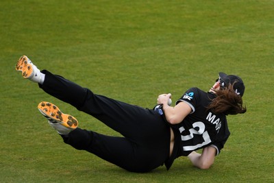160526 - England Women v New Zealand Women - Metro Bank One Day International - Rosemary Mair of New Zealand Women catches the ball to dismiss Freya Kemp of England Women