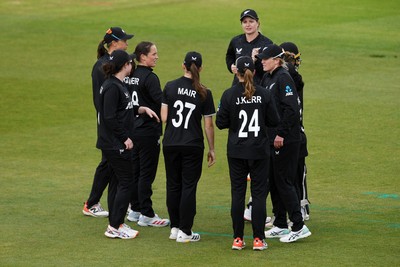 160526 - England Women v New Zealand Women - Metro Bank One Day International - Rosemary Mair of New Zealand Women catches the ball to dismiss Freya Kemp of England Women