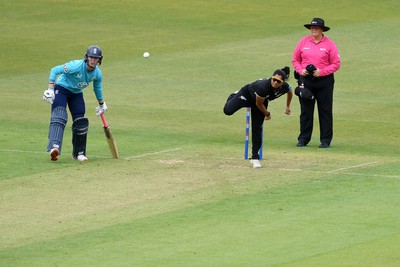 160526 - England Women v New Zealand Women - Metro Bank One Day International - Nensi Patel of New Zealand Women bowling