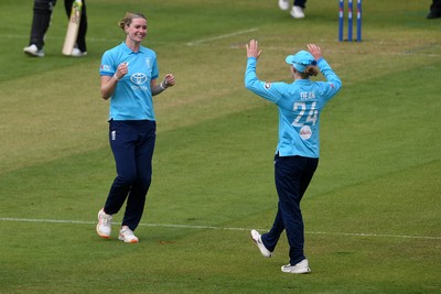 160526 - England Women v New Zealand Women - Metro Bank One Day International - Lauren Bell of England Women bowls the ball to dismiss Melie Kerr of New Zealand Women