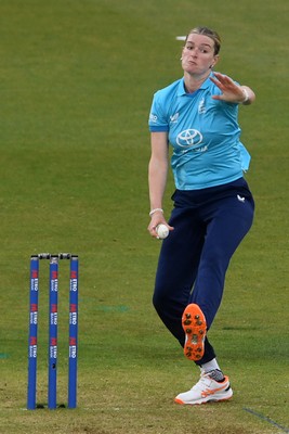 160526 - England Women v New Zealand Women - Metro Bank One Day International - Lauren Bell of England Women bowling