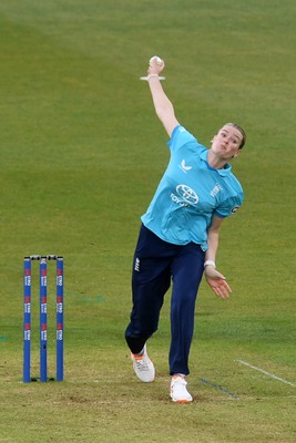 160526 - England Women v New Zealand Women - Metro Bank One Day International - Lauren Bell of England Women bowling