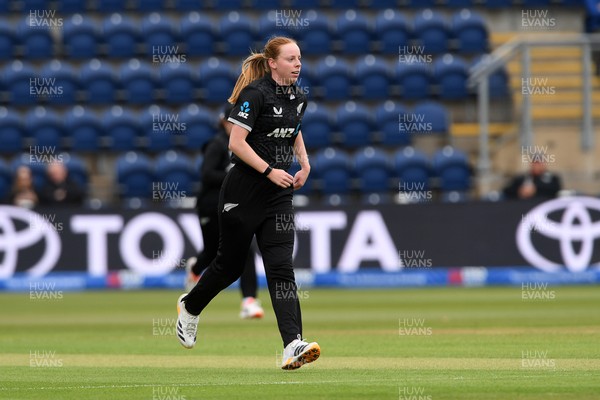 160526 - England Women v New Zealand Women - Metro Bank One Day International - Bree Illing of New Zealand Women bowls the ball to dismiss Emma Lamb of England Women