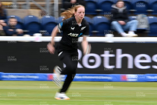 160526 - England Women v New Zealand Women - Metro Bank One Day International - Bree Illing of New Zealand Women bowling