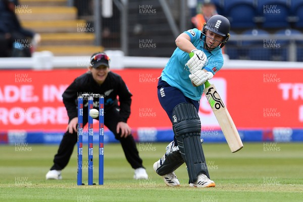 160526 - England Women v New Zealand Women - Metro Bank One Day International - Jodi Grewcock of England Women batting