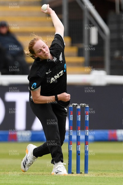 160526 - England Women v New Zealand Women - Metro Bank One Day International - Bree Illing of New Zealand Women bowling