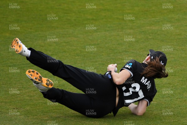 160526 - England Women v New Zealand Women - Metro Bank One Day International - Rosemary Mair of New Zealand Women catches the ball to dismiss Freya Kemp of England Women