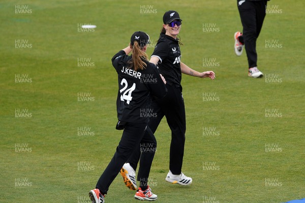 160526 - England Women v New Zealand Women - Metro Bank One Day International - Rosemary Mair of New Zealand Women catches the ball to dismiss Freya Kemp of England Women