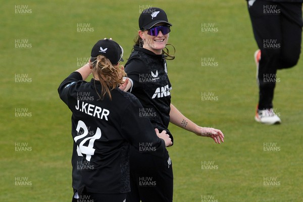 160526 - England Women v New Zealand Women - Metro Bank One Day International - Rosemary Mair of New Zealand Women catches the ball to dismiss Freya Kemp of England Women