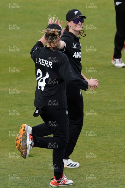 160526 - England Women v New Zealand Women - Metro Bank One Day International - Rosemary Mair of New Zealand Women catches the ball to dismiss Freya Kemp of England Women