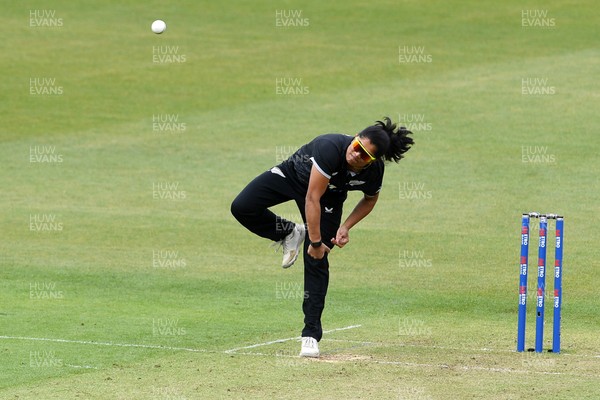 160526 - England Women v New Zealand Women - Metro Bank One Day International - Nensi Patel of New Zealand Women bowling