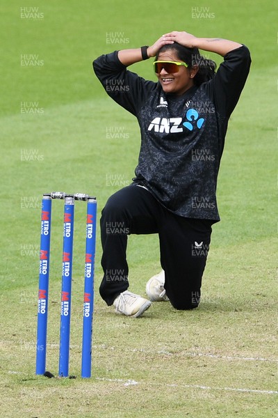 160526 - England Women v New Zealand Women - Metro Bank One Day International - Nensi Patel of New Zealand Women appeals for the wicket