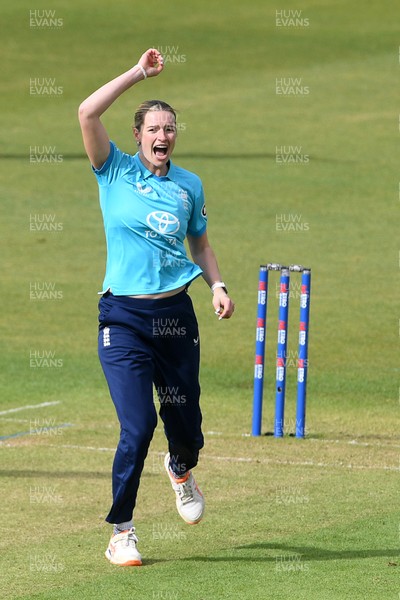 160526 - England Women v New Zealand Women - Metro Bank One Day International - Lauren Bell of England Women appeals for the wicket