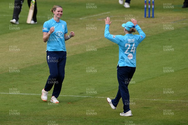160526 - England Women v New Zealand Women - Metro Bank One Day International - Lauren Bell of England Women bowls the ball to dismiss Melie Kerr of New Zealand Women