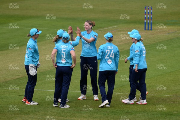 160526 - England Women v New Zealand Women - Metro Bank One Day International - Lauren Bell of England Women bowls the ball to dismiss Melie Kerr of New Zealand Women