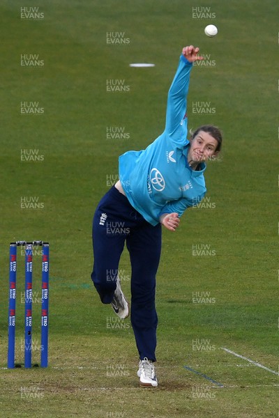 160526 - England Women v New Zealand Women - Metro Bank One Day International - Charlie Dean of England Women bowling