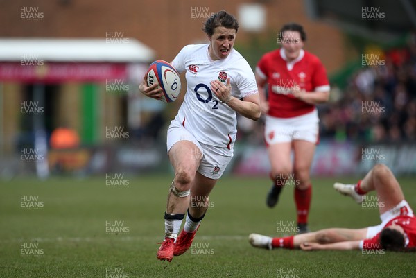 070320 - England Women v Wales Women - 6 Nations Championship - Katy Daley-McLean of England runs in to score a try