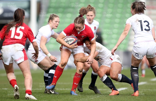 070320 - England Women v Wales Women - 6 Nations Championship - Lisa Neumann of Wales gathers the ball