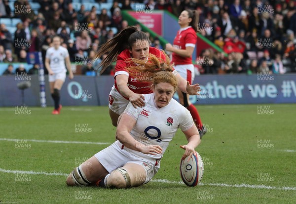 070320 - England v Wales, Women's Six Nations 2020 - Harriet Millar-Mills of England powers over to score try