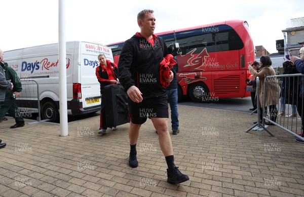 090422 - England Women v Wales Women - TikTok Womens Six Nations - Wales Head Coach Ioan Cunningham arrives