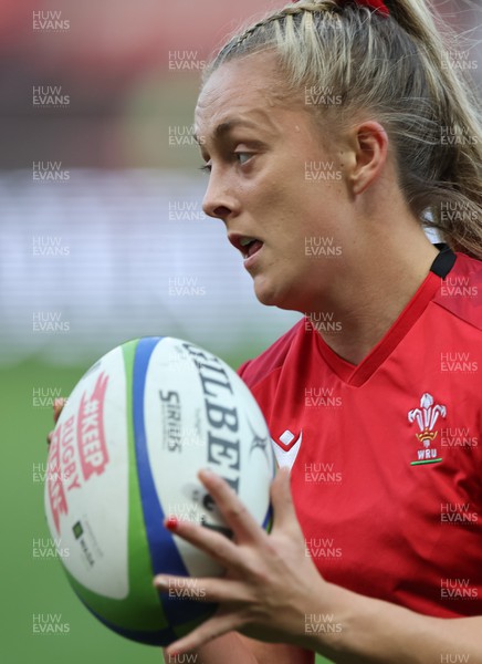 140922 - England Women v Wales Women, Women’s Rugby World Cup Warm-up Match - Hannah Jones of Wales during warm up