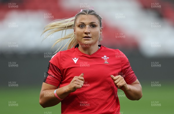 140922 - England Women v Wales Women, Women’s Rugby World Cup Warm-up Match - Lowri Norkett of Wales during warm up
