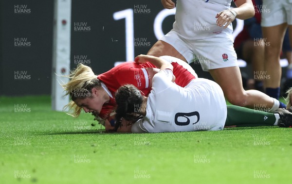 140922 - England Women v Wales Women, Women’s Rugby World Cup Warm-up Match - Gwen Crabb of Wales powers over to score try