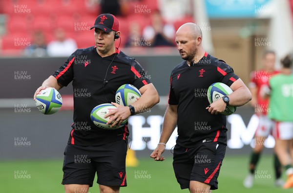 140922 - England Women v Wales Women, Women’s Rugby World Cup Warm-up Match - Wales head coach Ioan Cunningham and coach Richard Whiffin during warm up
