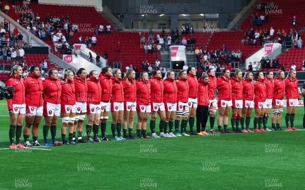 140922 - England Women v Wales Women, Women’s Rugby World Cup Warm-up Match - The Wales team line up for the anthem and a minutes silence in memory of HM The Queen