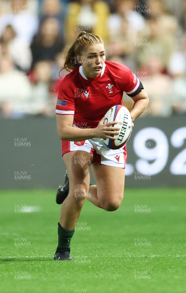 140922 - England Women v Wales Women, Women’s Rugby World Cup Warm-up Match - Niamh Terry of Wales