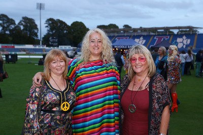 150918 - An Evening of ABBA at Sophia Gardens -  Fans enjoy the atmosphere before the concert 