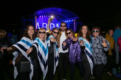 150918 - An Evening of ABBA at Sophia Gardens -  Fans enjoy the concert 