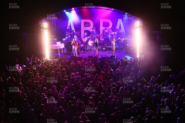 150918 - An Evening of ABBA at Sophia Gardens -  Stars of The West End bring the music of ABBA to  Sophia Gardens Cardiff 