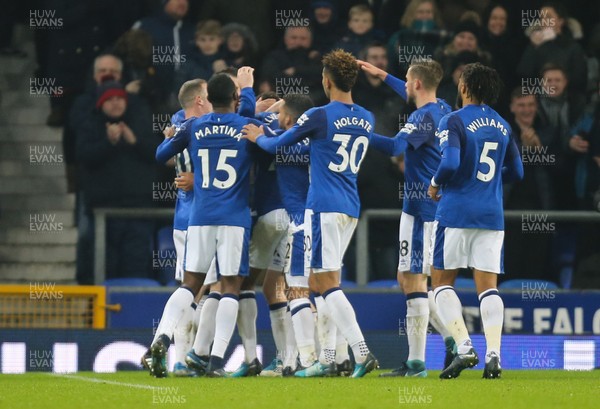 181217 - Everton v Swansea City, Premier League - Everton players celebrate after Dominic Calvert-Lewin of Everton scores from Wayne Rooney's saved penalty shot