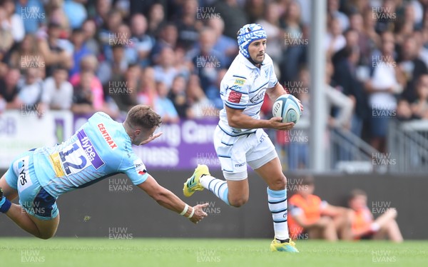 180818 - Exeter Chiefs v Cardiff Blues - Preseason Friendly - Matthew Morgan of Cardiff Blues gets away from Ollie Devoto of Exeter Chiefs