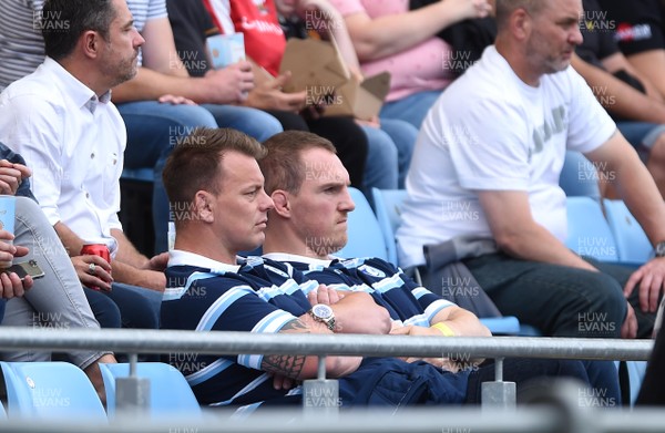 180818 - Exeter Chiefs v Cardiff Blues - Preseason Friendly - Matthew Rees and Gethin Jenkins of Cardiff Blues look on