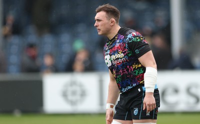 180126 - Exeter Chiefs v Cardiff Rugby - EPCR Challenge Cup - Taine Basham of Cardiff Rugby during warm up