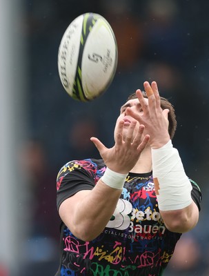 180126 - Exeter Chiefs v Cardiff Rugby - EPCR Challenge Cup - Taine Basham of Cardiff Rugby during warm up