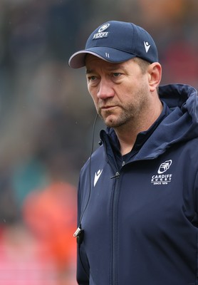 180126 - Exeter Chiefs v Cardiff Rugby - EPCR Challenge Cup - Cardiff Rugby head coach Corniel van Zyl during warm up