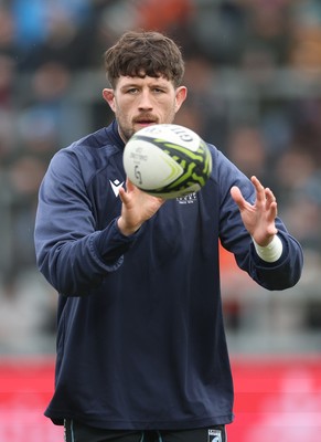 180126 - Exeter Chiefs v Cardiff Rugby - EPCR Challenge Cup - Rory Thornton of Cardiff Rugby during warm up