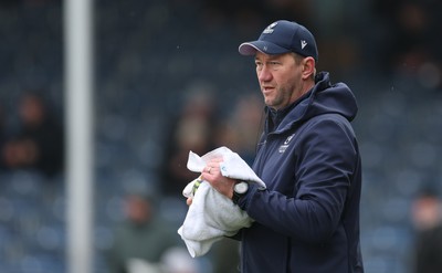 180126 - Exeter Chiefs v Cardiff Rugby - EPCR Challenge Cup - Cardiff Rugby head coach Corniel van Zyl during warm up