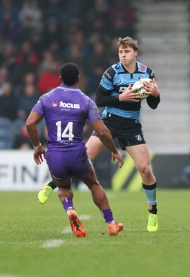 180126 - Exeter Chiefs v Cardiff Rugby - EPCR Challenge Cup - TJacob Beetham of Cardiff Rugby takes on Immanuel Feyi-Waboso of Exeter