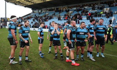 180126 - Exeter Chiefs v Cardiff Rugby - EPCR Challenge Cup - Cardiff Rugby players at the end of the match